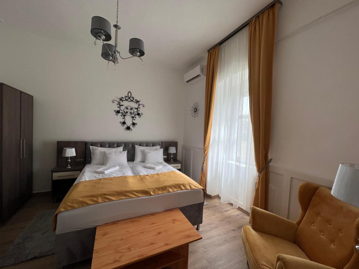 Kúria Vendégház Poroszló Esterno foto